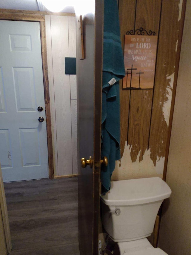 717 Paradise Dr, Somerset, KY 42501 - bathroom featuring wood finished floors and toilet