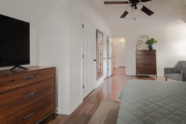 1424 Corral Way, Frankfort, KY 40601 - bedroom featuring dark wood finished floors, ceiling fan, and a textured ceiling