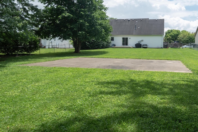 1424 Corral Way, Frankfort, KY 40601 - view of yard with a patio area
