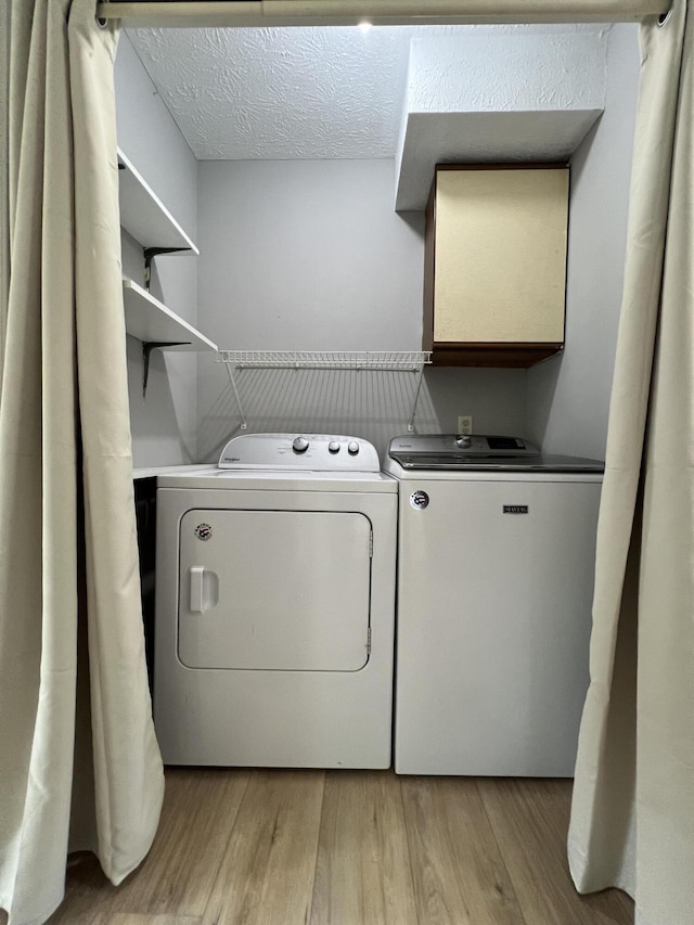 20 Heather Ln, Winchester, KY 40391 - laundry room with washing machine and dryer and light wood-style flooring