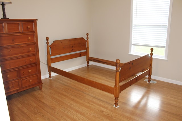 5515 Van Meter Rd, Winchester, KY 40391 - bedroom with light wood-style flooring and baseboards