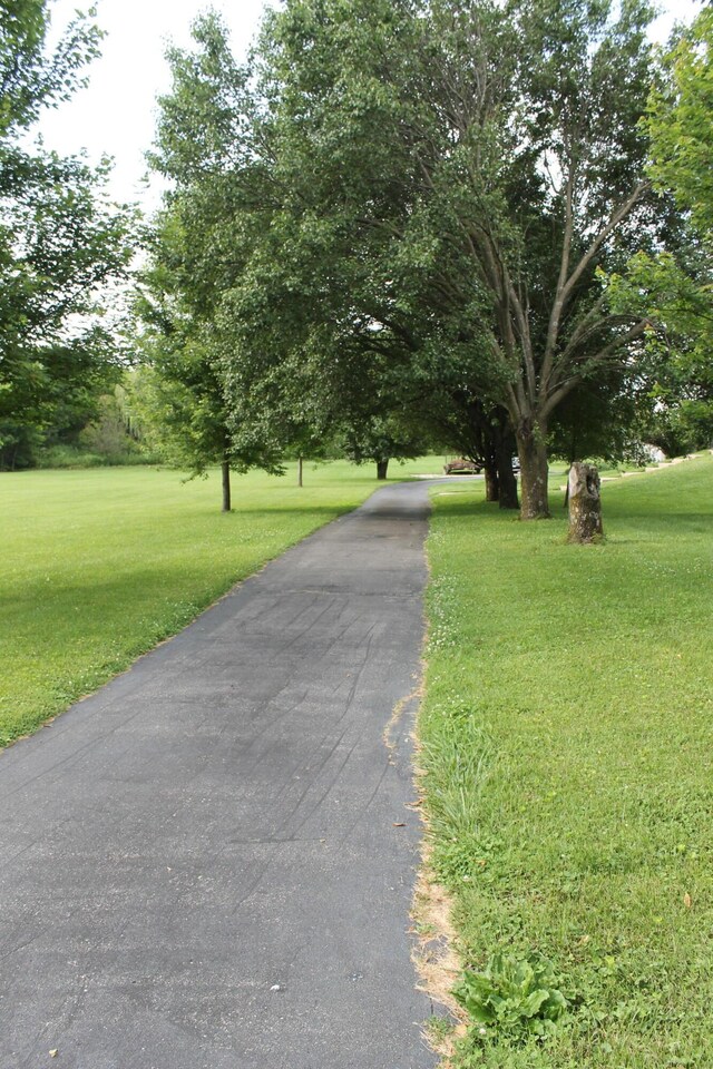 5515 Van Meter Rd, Winchester, KY 40391 - surrounding community featuring a lawn and view of wooded area