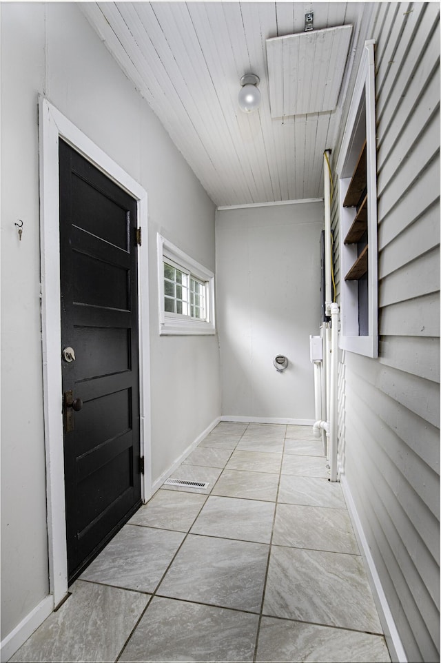 127 Locust Ave, Lexington, KY 40505 - hall featuring wood ceiling and baseboards