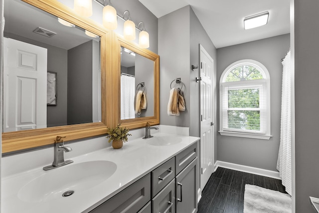 4109 Bridgemont Ln, Lexington, KY 40515 - full bath featuring double vanity and wood finished floors