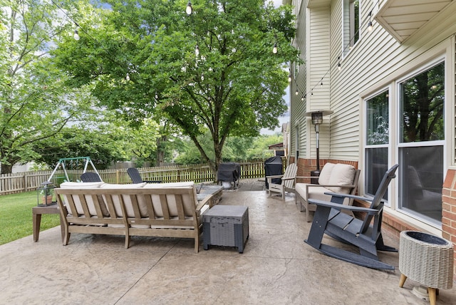 4109 Bridgemont Ln, Lexington, KY 40515 - fenced backyard featuring an outdoor living space and a patio area