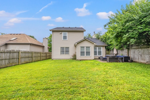 2829 Gateway Park Ln, Lexington, KY 40511 - rear view of house with a fenced backyard