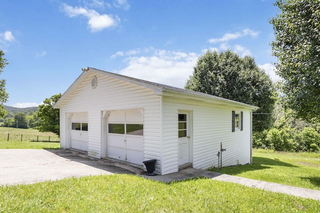 1751 Piney Grove Rd, Somerset, KY 42501 - detached garage featuring a mountain view