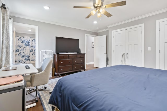 81 Grand Crossing Ct, Somerset, KY 42503 - bedroom featuring wood finished floors, ornamental molding, recessed lighting, a ceiling fan, and a closet