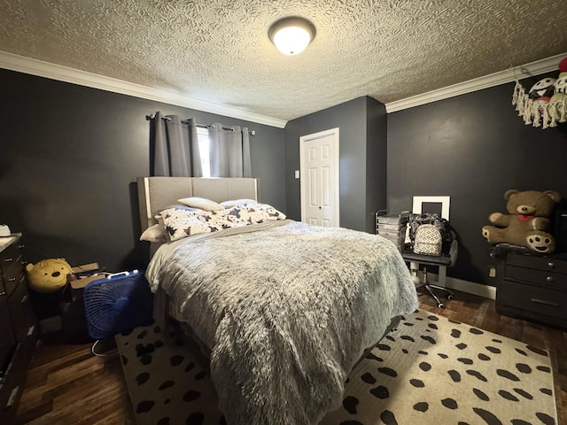 190 Keeneland Trl, Corbin, KY 40701 - bedroom with ornamental molding, wood finished floors, and a textured ceiling