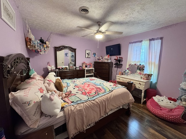 190 Keeneland Trl, Corbin, KY 40701 - bedroom featuring hardwood / wood-style flooring, a textured ceiling, and ceiling fan