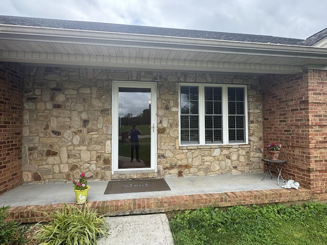 1459 Kit Cowan Rd, Somerset, KY 42501 - entrance to property featuring stone siding