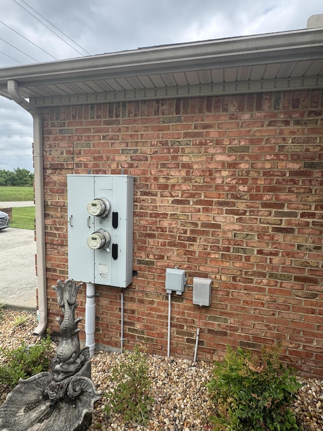 1459 Kit Cowan Rd, Somerset, KY 42501 - exterior view of brick siding