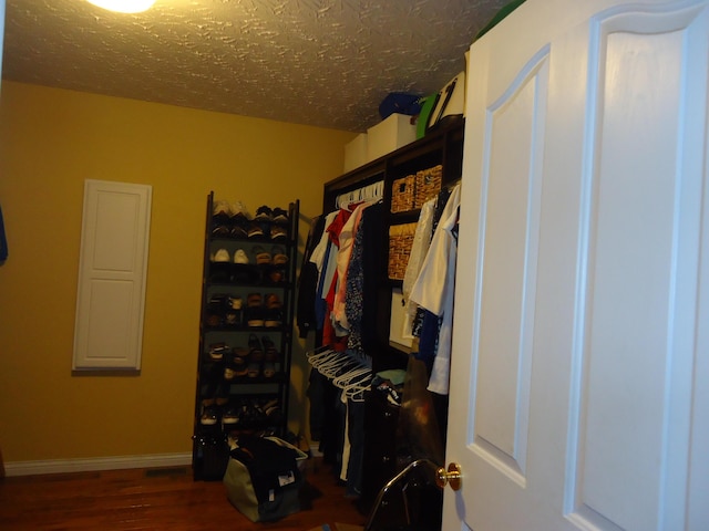 407 Autumn Dr, Lancaster, KY 40444 - walk in closet featuring wood finished floors