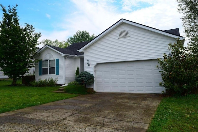 332 Weslyn Way, Nicholasville, KY 40356 - ranch-style home with driveway, a garage, and a front lawn