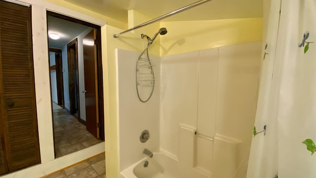 2240 Denny Ridge Rd, Nancy, KY 42544 - bathroom featuring shower / tub combo with curtain