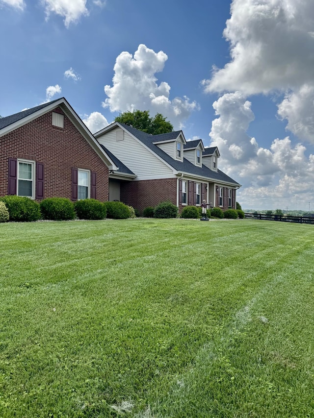 4295 Vince Rd, Nicholasville, KY 40356 - view of front of property with brick siding and a front yard