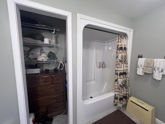 195 Copperhead Rd, Corbin, KY 40701 - full bathroom with shower / tub combo with curtain