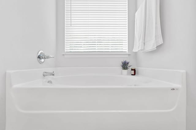 137 Kirkstall Way, Georgetown, KY 40324 - bathroom with a garden tub