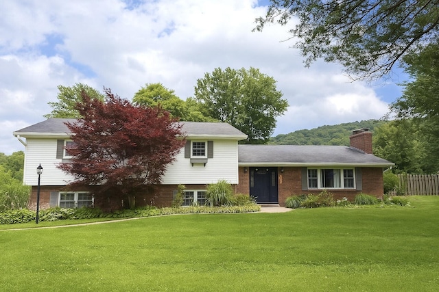 123 Hillandale Dr, Somerset, KY 42501 - split level home featuring brick siding and a chimney