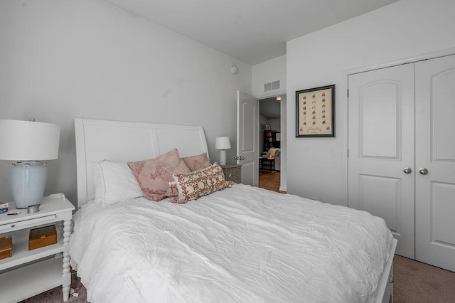 117 Mcafee Dr, Nicholasville, KY 40356 - carpeted bedroom featuring a closet