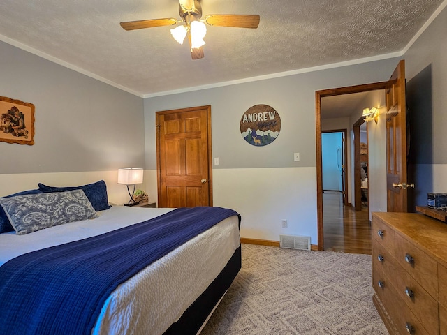 1445 Bastin Creek Rd, Kings Mountain, KY 40442 - bedroom with a ceiling fan, crown molding, carpet floors, and a textured ceiling