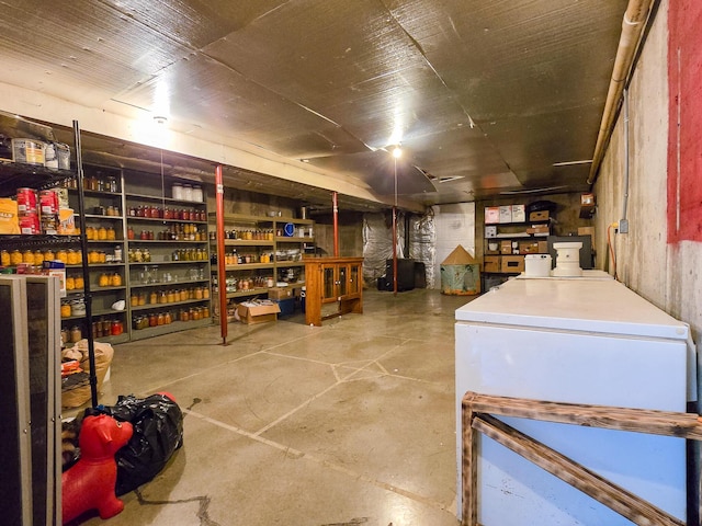1445 Bastin Creek Rd, Kings Mountain, KY 40442 - below grade area featuring fridge