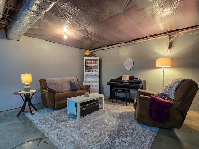 1445 Bastin Creek Rd, Kings Mountain, KY 40442 - living area featuring unfinished concrete floors