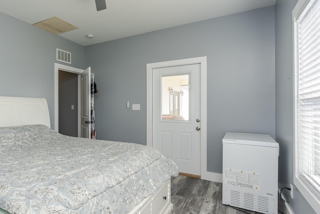 2562 High Bridge Rd, Lancaster, KY 40444 - bedroom featuring dark wood-style floors and heating unit