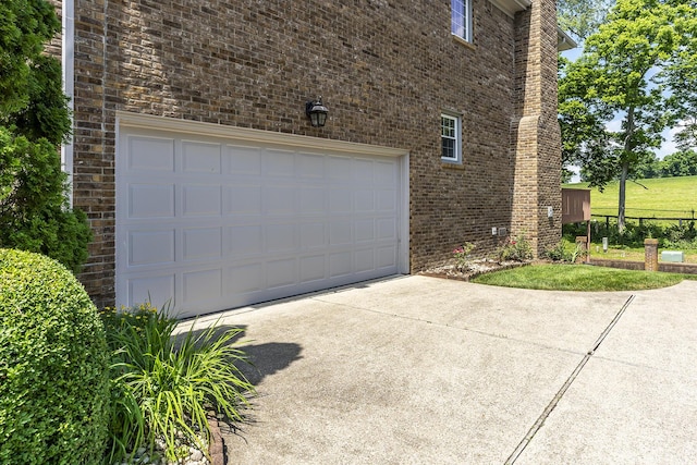 4129 Amberwood Ct, Lexington, KY 40513 - garage featuring concrete driveway