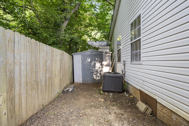 1008 Marshall Park Dr, Georgetown, KY 40324 - view of yard with a storage unit