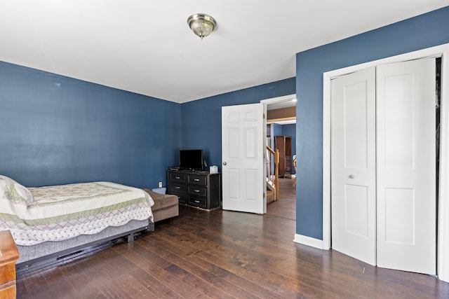 106 Louisa Ln, Georgetown, KY 40324 - bedroom featuring dark wood-type flooring and a closet