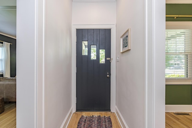 321 Center St, Berea, KY 40403 - entrance foyer featuring wood finished floors