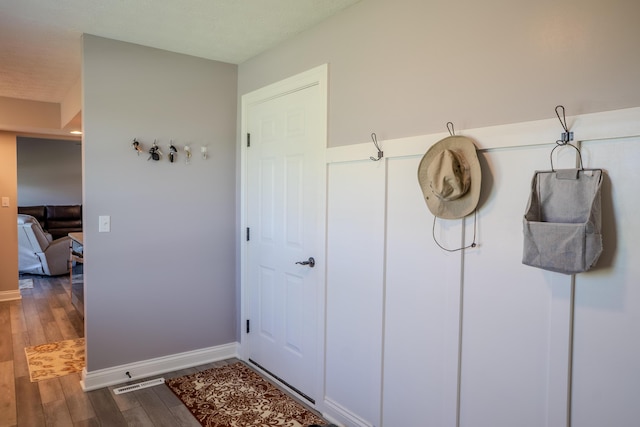 196 Herndon Ln, Berea, KY 40403 - mudroom featuring baseboards and dark wood finished floors