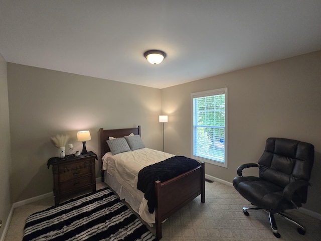 10 Thaxted Ln, Middlesboro, KY 40965 - carpeted bedroom featuring baseboards