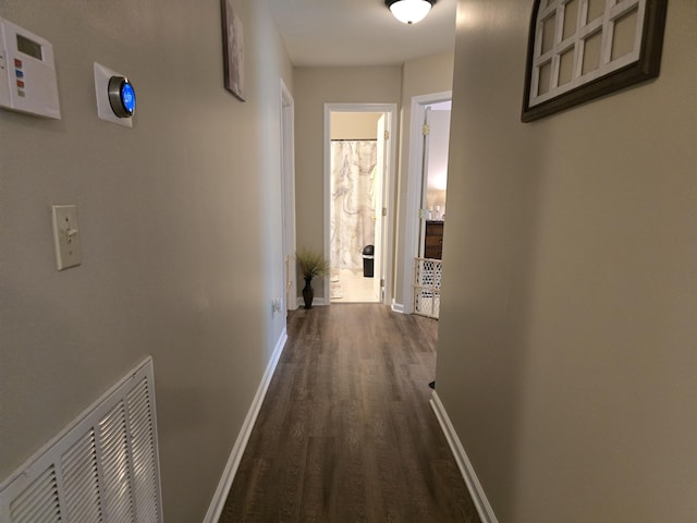 10 Thaxted Ln, Middlesboro, KY 40965 - hall featuring dark wood finished floors and baseboards
