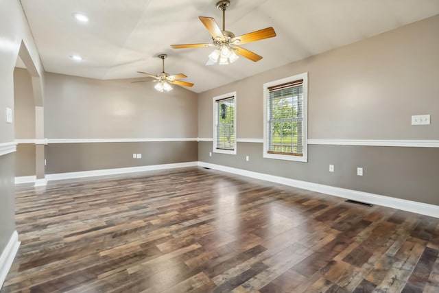 274 Singleton Waynesburg Rd, Eubank, KY 42567 - empty room with ceiling fan, wood finished floors, vaulted ceiling, and recessed lighting