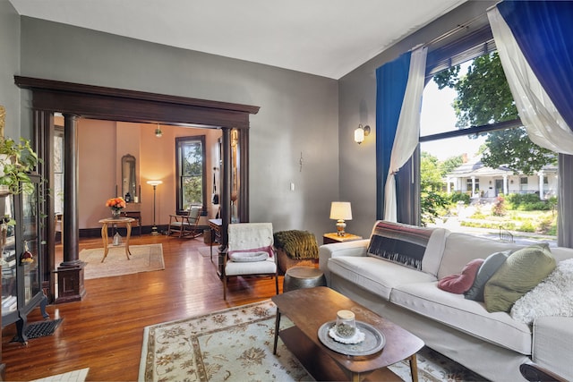456 N Limestone St, Lexington, KY 40508 - living area featuring hardwood / wood-style floors