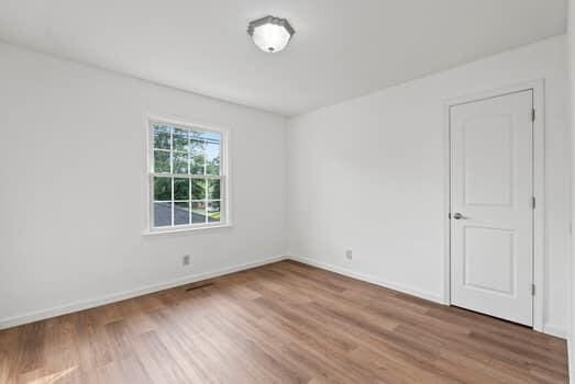1142 Kiowa Trl, Frankfort, KY 40601 - spare room with wood finished floors and baseboards