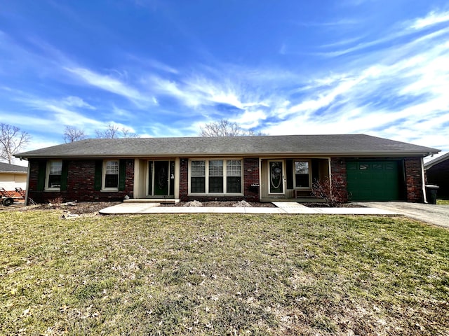 525 Scenic Dr, Harrodsburg, KY 40330 - ranch-style home with an attached garage, driveway, brick siding, and a front yard