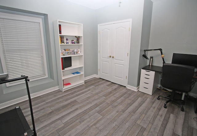 1016 Cedar Ridge Ln, Versailles, KY 40383 - office space featuring wood finished floors and baseboards