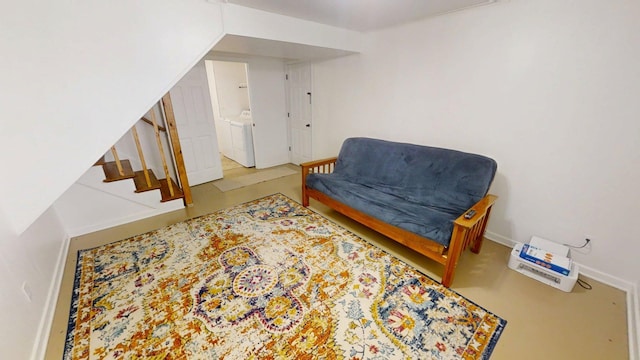 1010 Riverside Dr, Harrodsburg, KY 40330 - living area with independent washer and dryer and stairway