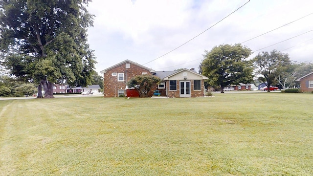 1010 Riverside Dr, Harrodsburg, KY 40330 - view of grassy yard