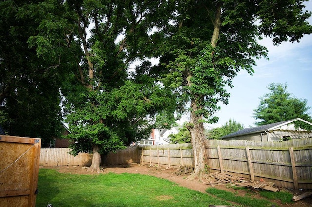 410 Oak St, Georgetown, KY 40324 - view of fenced backyard
