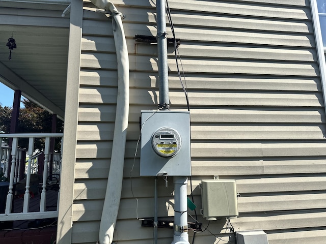410 Oak St, Georgetown, KY 40324 - exterior view of electric meter