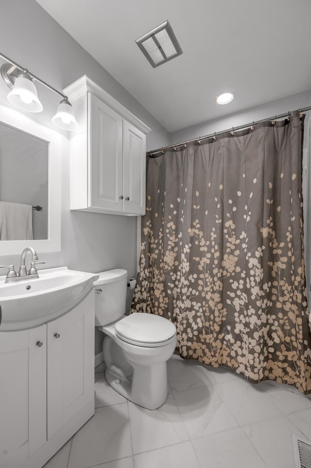 2864 Ark Royal Way, Lexington, KY 40503 - full bathroom featuring vanity, recessed lighting, and curtained shower