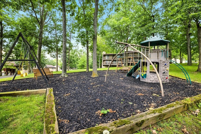 1011 Hancock Cir Unit 9-10, Harrodsburg, KY 40330 - communal playground featuring view of wooded area