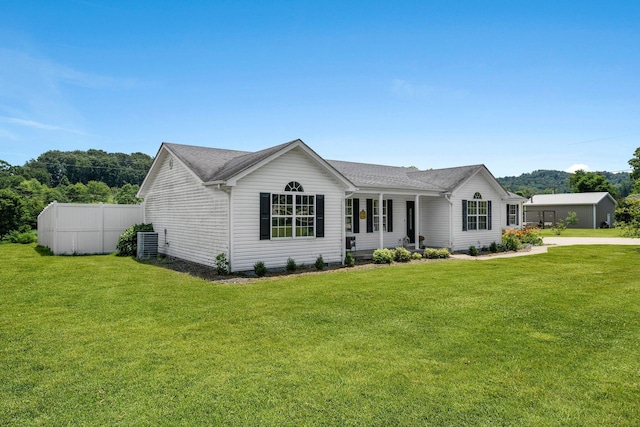 997 Copper Creek Rd, Berea, KY 40403 - ranch-style house with a porch