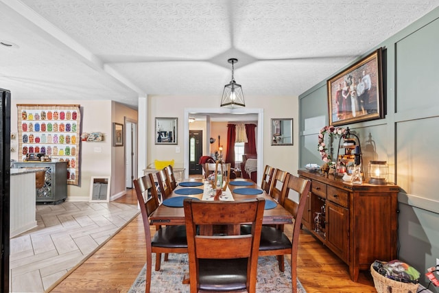 997 Copper Creek Rd, Berea, KY 40403 - dining room with a textured ceiling