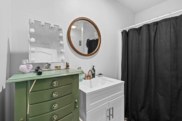 997 Copper Creek Rd, Berea, KY 40403 - bathroom with vanity and a shower with shower curtain