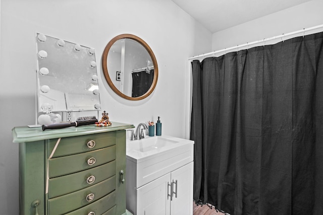 997 Copper Creek Rd, Berea, KY 40403 - full bath with vanity and curtained shower